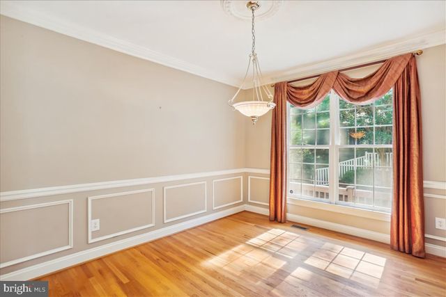 8931 FALLS FARM DR, Potomac, MD 20854