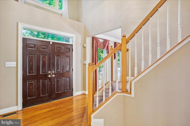 8931 FALLS FARM DR, Potomac, MD 20854