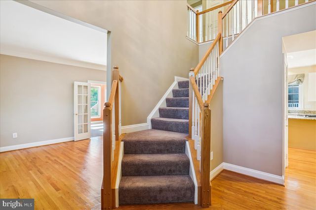 8931 FALLS FARM DR, Potomac, MD 20854
