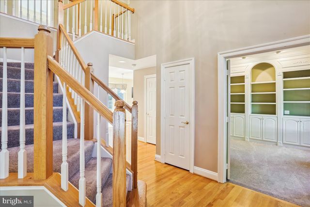 8931 FALLS FARM DR, Potomac, MD 20854