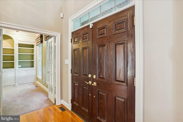 8931 FALLS FARM DR, Potomac, MD 20854