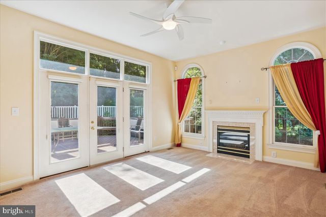 8931 FALLS FARM DR, Potomac, MD 20854