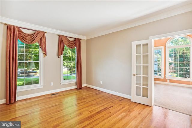 8931 FALLS FARM DR, Potomac, MD 20854