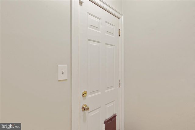 8931 FALLS FARM DR, Potomac, MD 20854