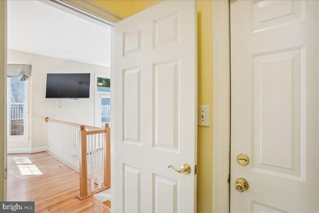 8931 FALLS FARM DR, Potomac, MD 20854