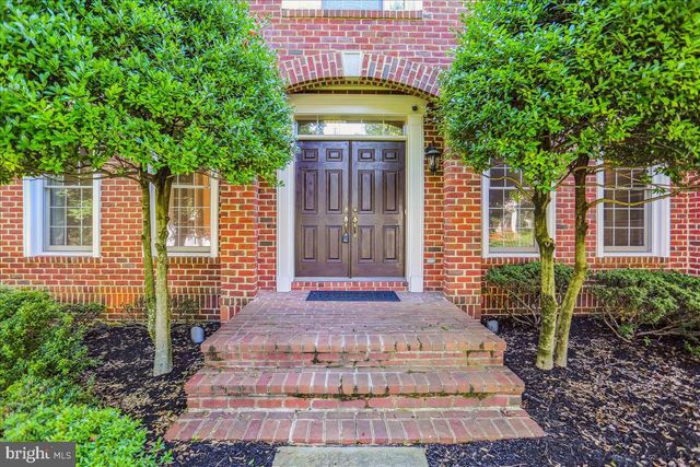 8931 FALLS FARM DR, Potomac, MD 20854