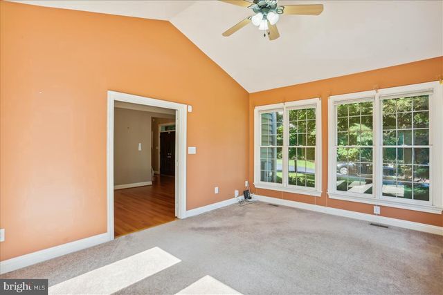 8931 FALLS FARM DR, Potomac, MD 20854