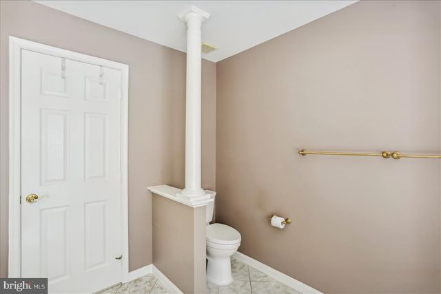 8931 FALLS FARM DR, Potomac, MD 20854
