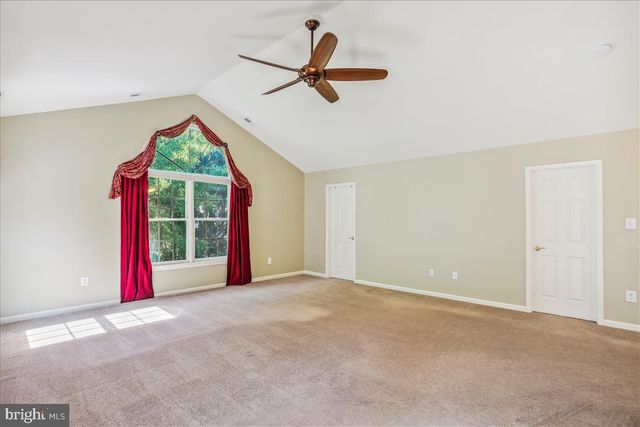 8931 FALLS FARM DR, Potomac, MD 20854