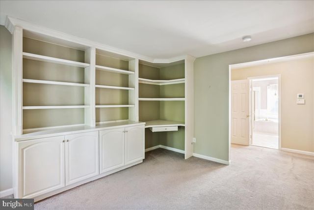 8931 FALLS FARM DR, Potomac, MD 20854