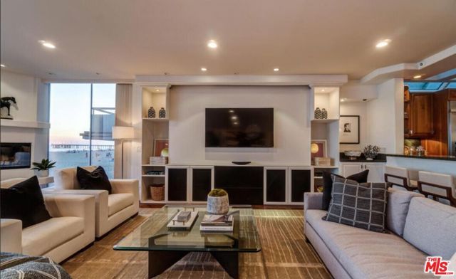 3711 Ocean Front Walk 2, Marina Del Rey, CA 90292