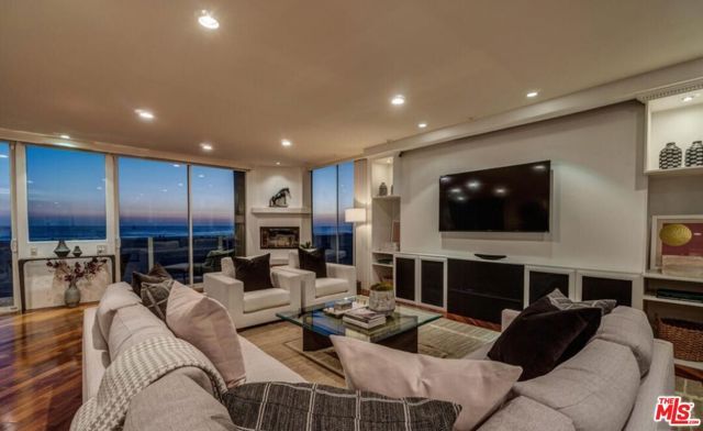 3711 Ocean Front Walk 2, Marina Del Rey, CA 90292