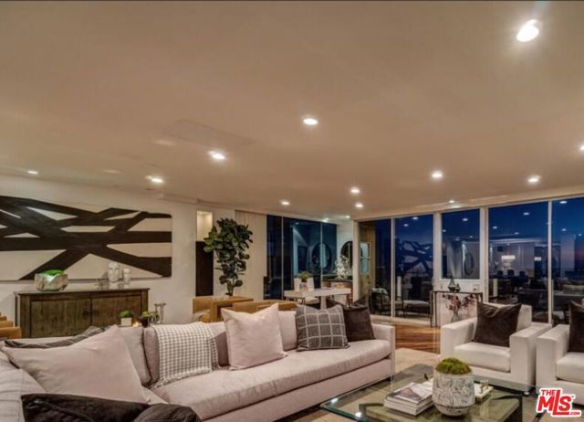 3711 Ocean Front Walk 2, Marina Del Rey, CA 90292