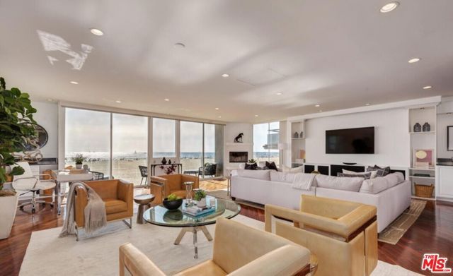3711 Ocean Front Walk 2, Marina Del Rey, CA 90292