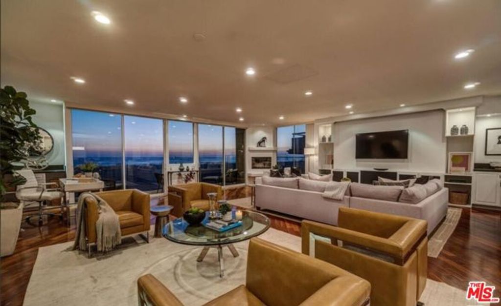 3711 Ocean Front Walk 2, Marina Del Rey, CA 90292