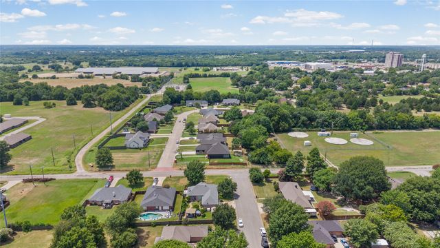 1500 Deer Trail, Commerce, TX 75428