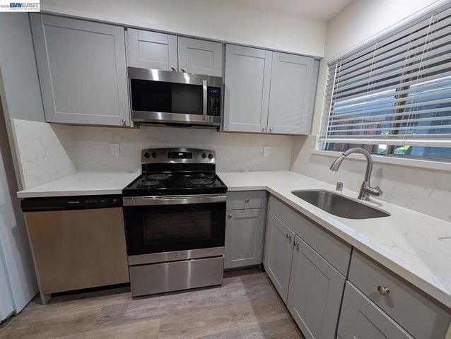 863 Palomino Dr, Pleasanton, CA 94566