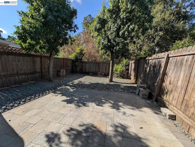 863 Palomino Dr, Pleasanton, CA 94566