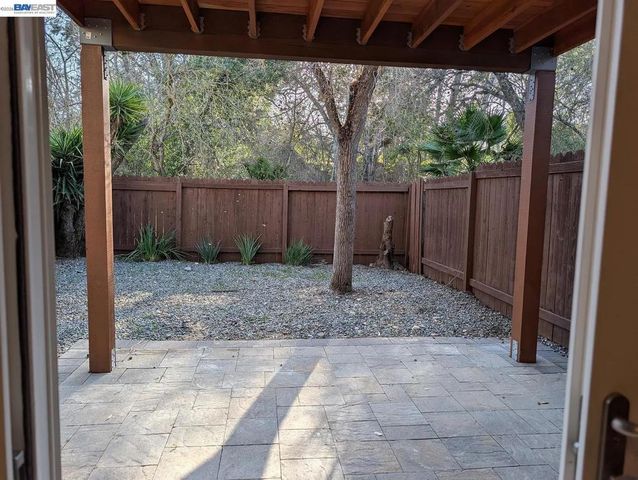 863 Palomino Dr, Pleasanton, CA 94566