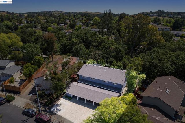 863 Palomino Dr, Pleasanton, CA 94566