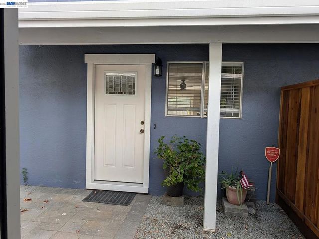 863 Palomino Dr, Pleasanton, CA 94566