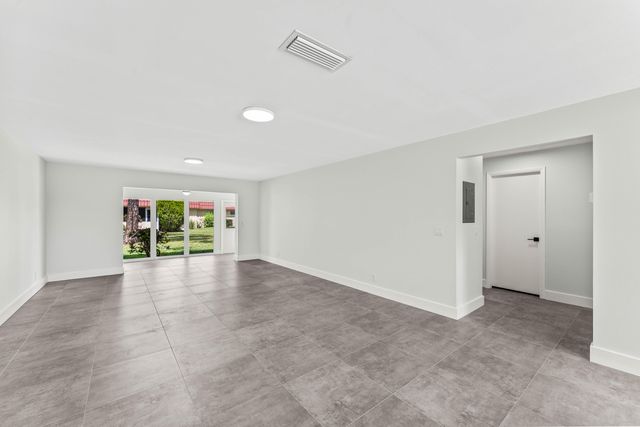 711 Laconia Circle B, Greenacres, FL 33467