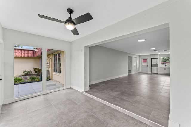 711 Laconia Circle B, Greenacres, FL 33467