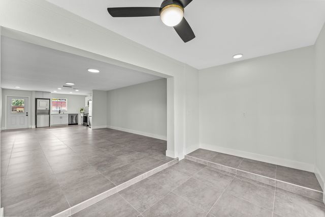 711 Laconia Circle B, Greenacres, FL 33467