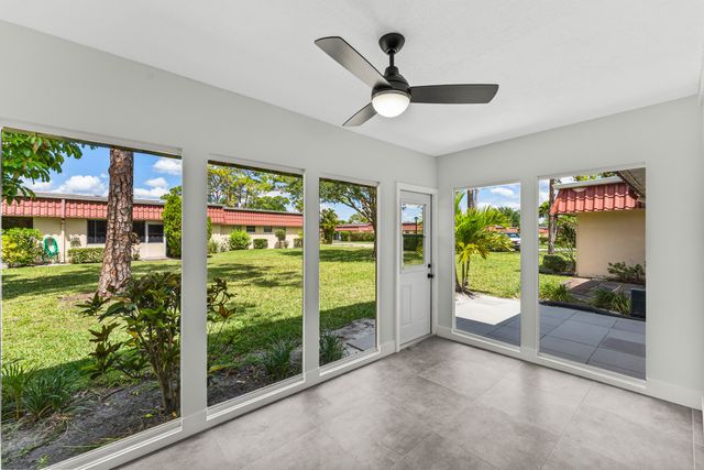 711 Laconia Circle B, Greenacres, FL 33467