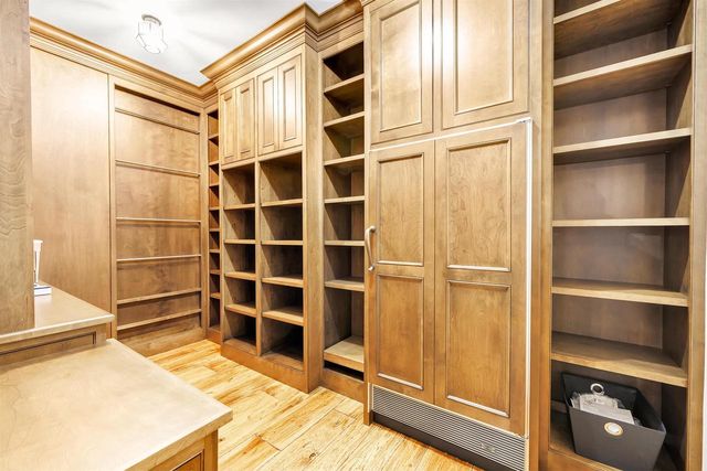 1250 THAYER TRAIL, Hobart, WI 54155