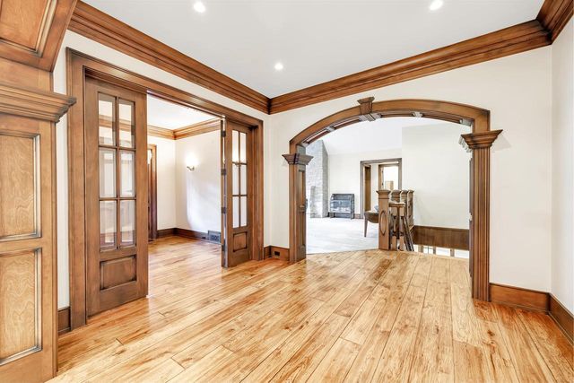 1250 THAYER TRAIL, Hobart, WI 54155