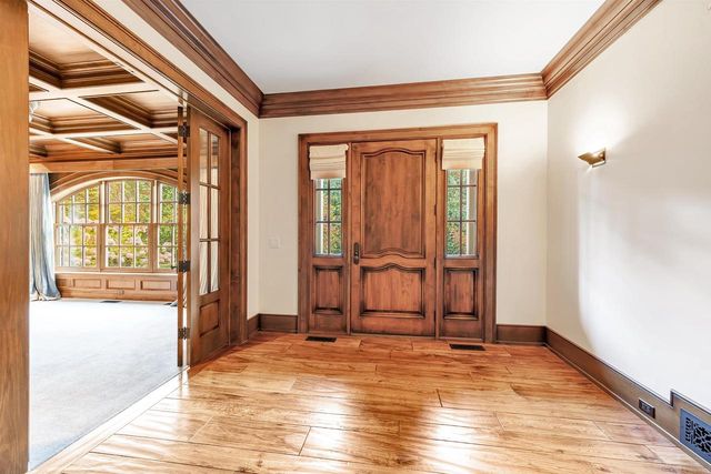 1250 THAYER TRAIL, Hobart, WI 54155