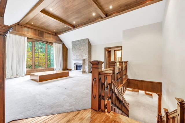 1250 THAYER TRAIL, Hobart, WI 54155