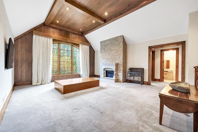 1250 THAYER TRAIL, Hobart, WI 54155