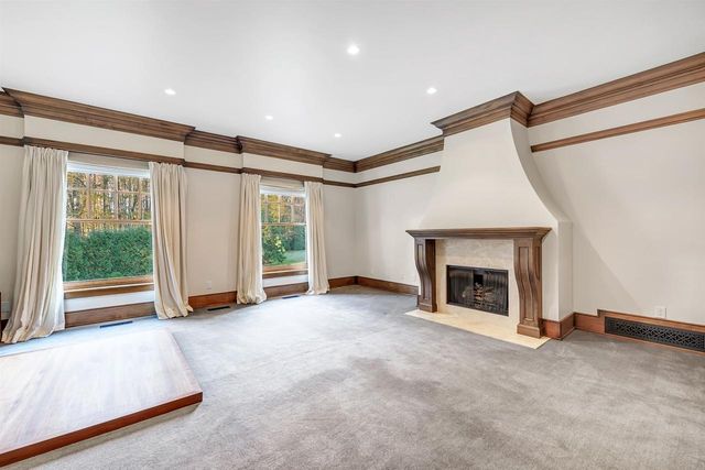 1250 THAYER TRAIL, Hobart, WI 54155