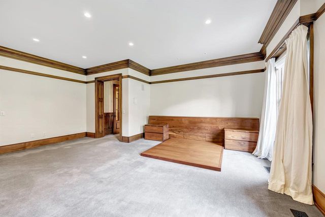 1250 THAYER TRAIL, Hobart, WI 54155