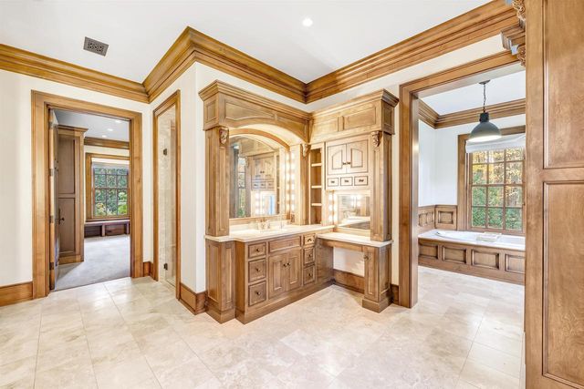 1250 THAYER TRAIL, Hobart, WI 54155