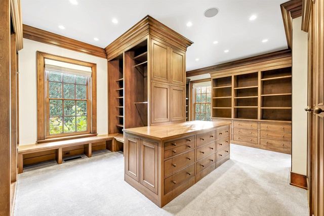 1250 THAYER TRAIL, Hobart, WI 54155