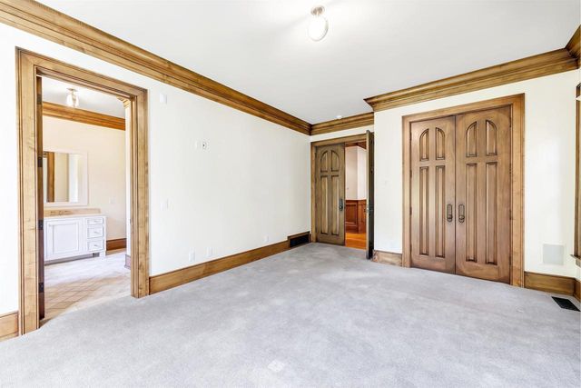 1250 THAYER TRAIL, Hobart, WI 54155