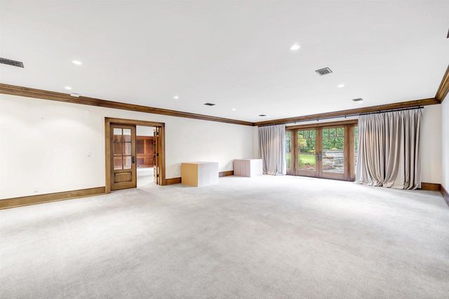 1250 THAYER TRAIL, Hobart, WI 54155