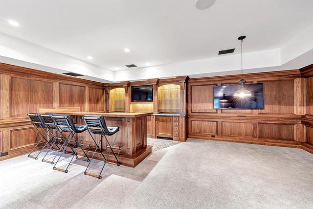 1250 THAYER TRAIL, Hobart, WI 54155