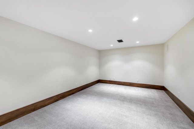 1250 THAYER TRAIL, Hobart, WI 54155