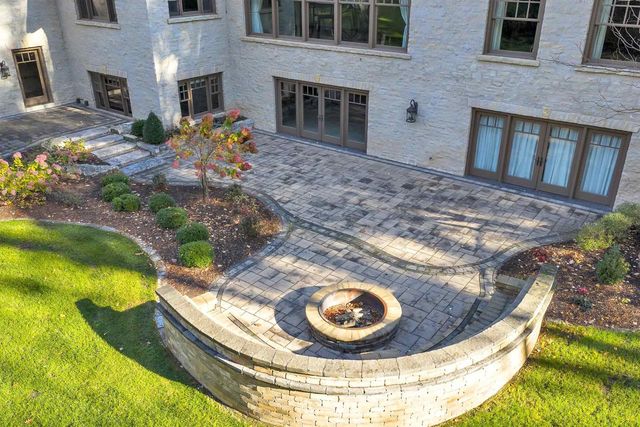 1250 THAYER TRAIL, Hobart, WI 54155