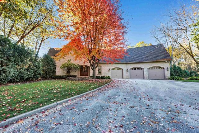 1250 THAYER TRAIL, Hobart, WI 54155