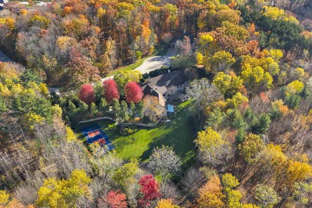 1250 THAYER TRAIL, Hobart, WI 54155