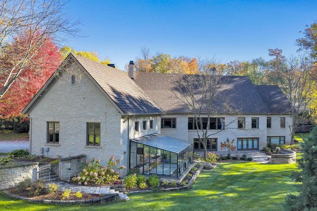 1250 THAYER TRAIL, Hobart, WI 54155