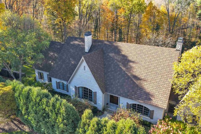 1250 THAYER TRAIL, Hobart, WI 54155