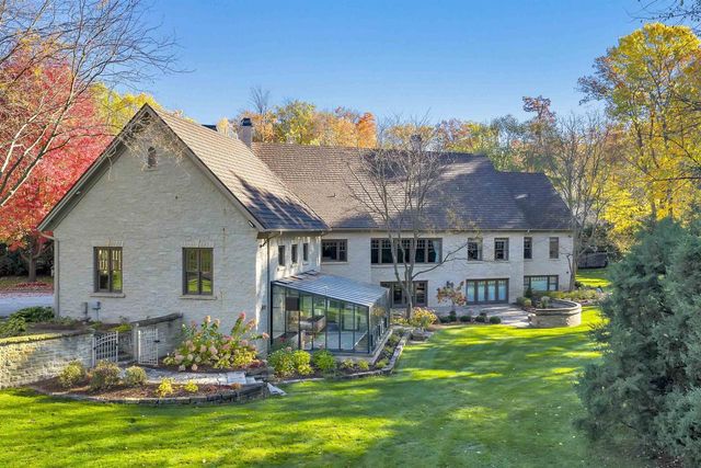 1250 THAYER TRAIL, Hobart, WI 54155