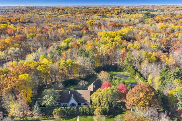 1250 THAYER TRAIL, Hobart, WI 54155