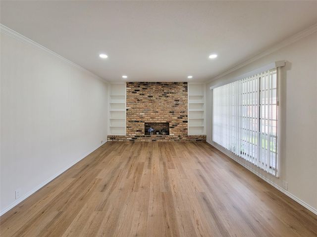 2101 Fountain View Drive 24C, Houston, TX 77057